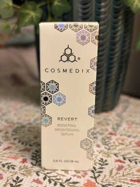 COSMEDIX Revert Boosting Brightening Serum
